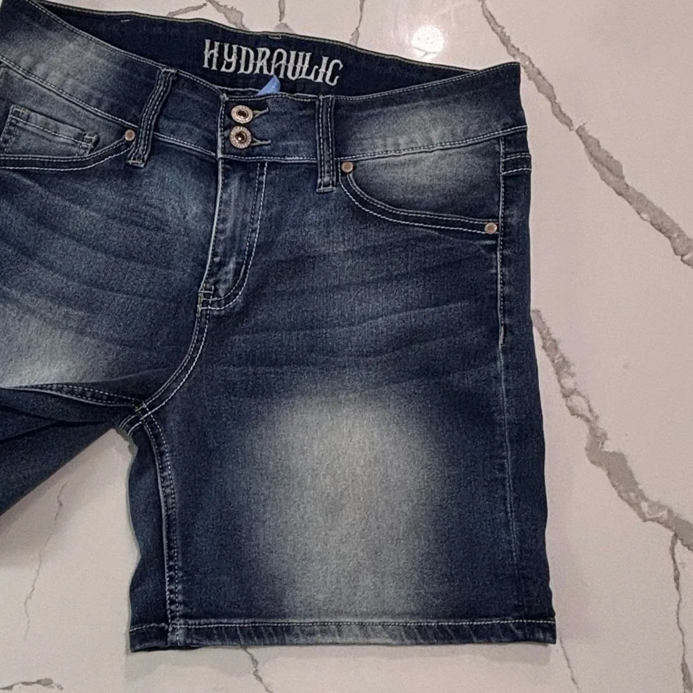 Hydraulic Women’s Nolita Curvy Denim Jean Shorts Embroidered Pockets Wide leg 10